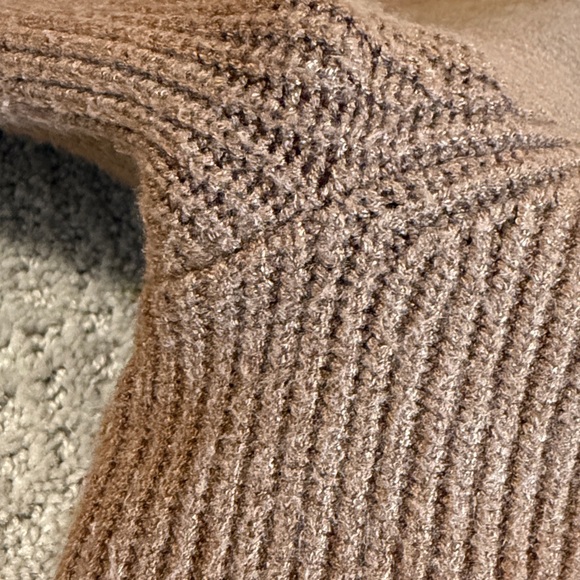 Cyrus V-Neck Ribbed Sweater - Picture 10 of 12